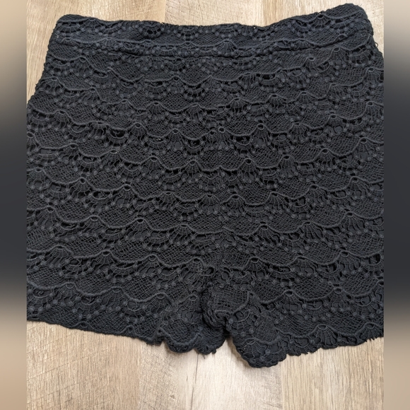 Express Black High Rise Shorts Knitted Lace Overlay Women's - Picture 3 of 8